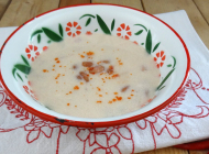Bean soup with sour cream